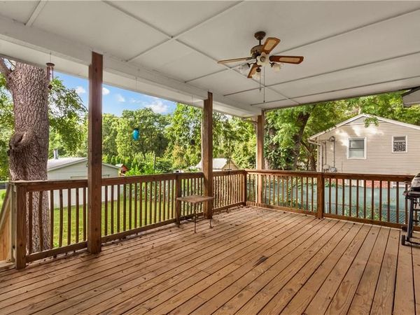 7915 W 77th Street, Overland Park, KS 66204