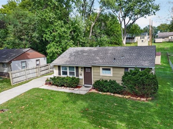 5319 N Woodland Avenue, Kansas City, MO 64118