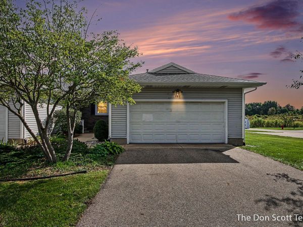 282 Creekside Street NW, Sparta, MI 49345