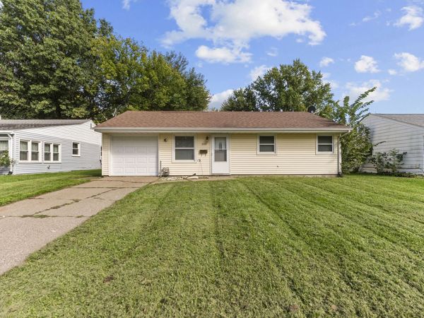 2119 N Nevada Avenue , Davenport, IA 52804