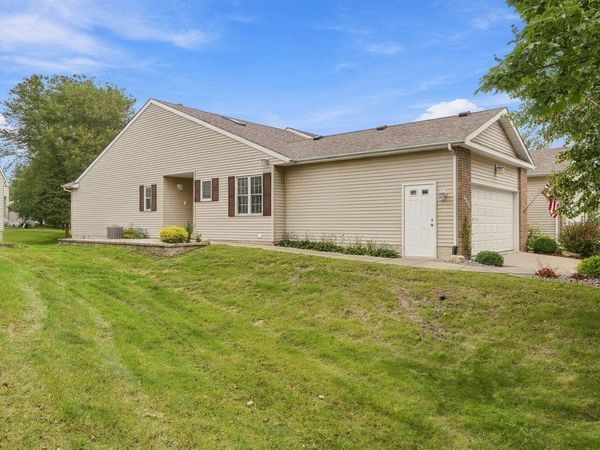 3990 PRAIRIE Lane , Bettendorf, IA 52722