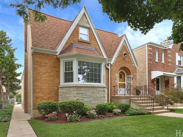 3246 N Newcastle Avenue, Chicago, IL 60634