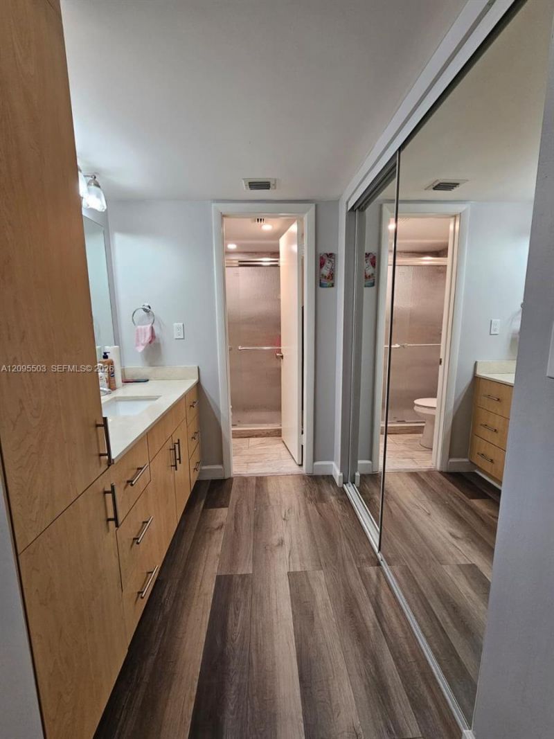 1000 Colony Point Cir, Unit 522, Pembroke Pines, FL 33026 Photo