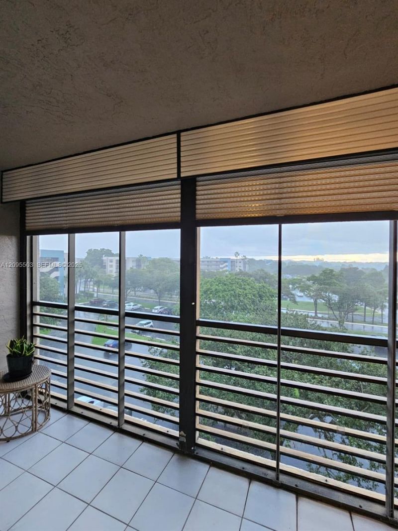 1000 Colony Point Cir, Unit 522, Pembroke Pines, FL 33026 Photo
