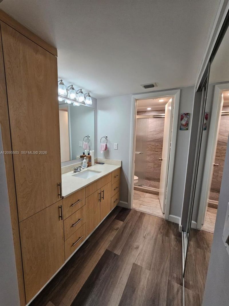 1000 Colony Point Cir, Unit 522, Pembroke Pines, FL 33026 Photo
