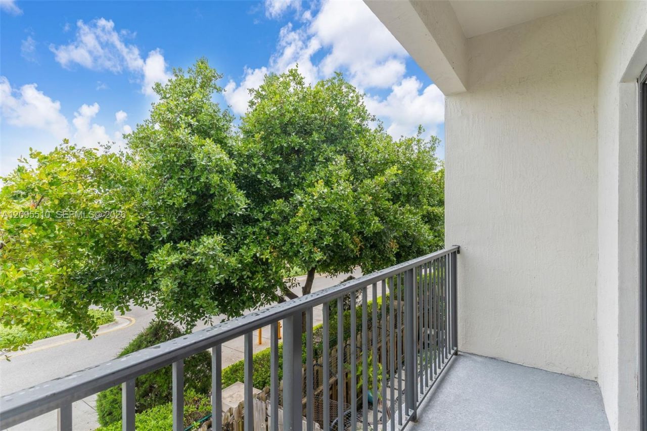 7815 NW 104th Ave , Unit 21, Doral, FL 33178 Photo