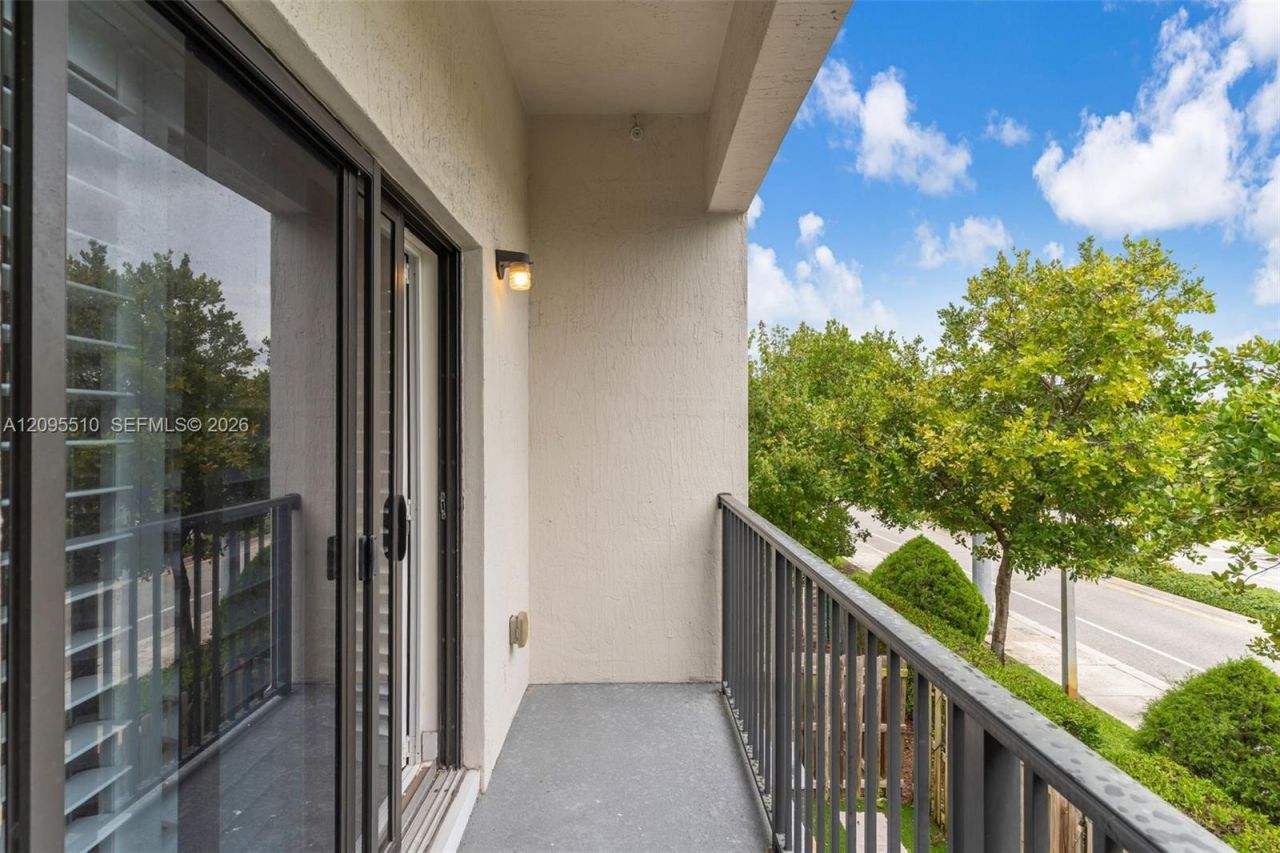 7815 NW 104th Ave , Unit 21, Doral, FL 33178 Photo