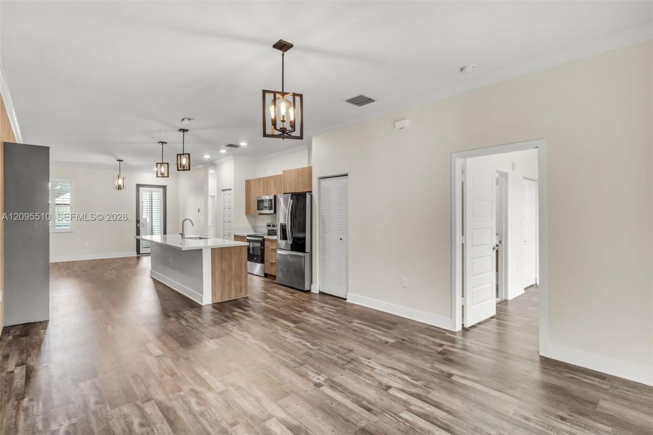 7815 NW 104th Ave , Unit 21, Doral, FL 33178 Photo