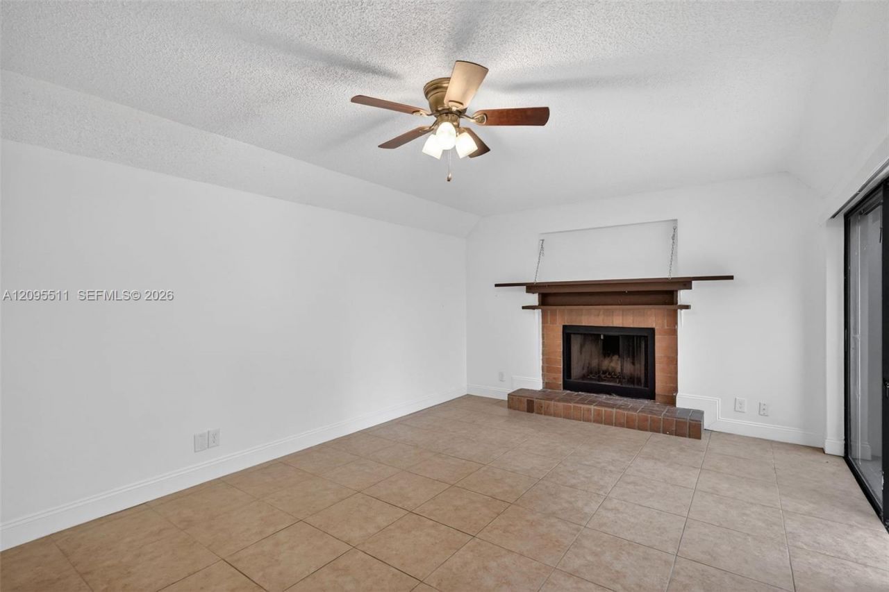 3516 Gardens East Dr, Unit A, Palm Beach Gardens, FL 33410 Photo