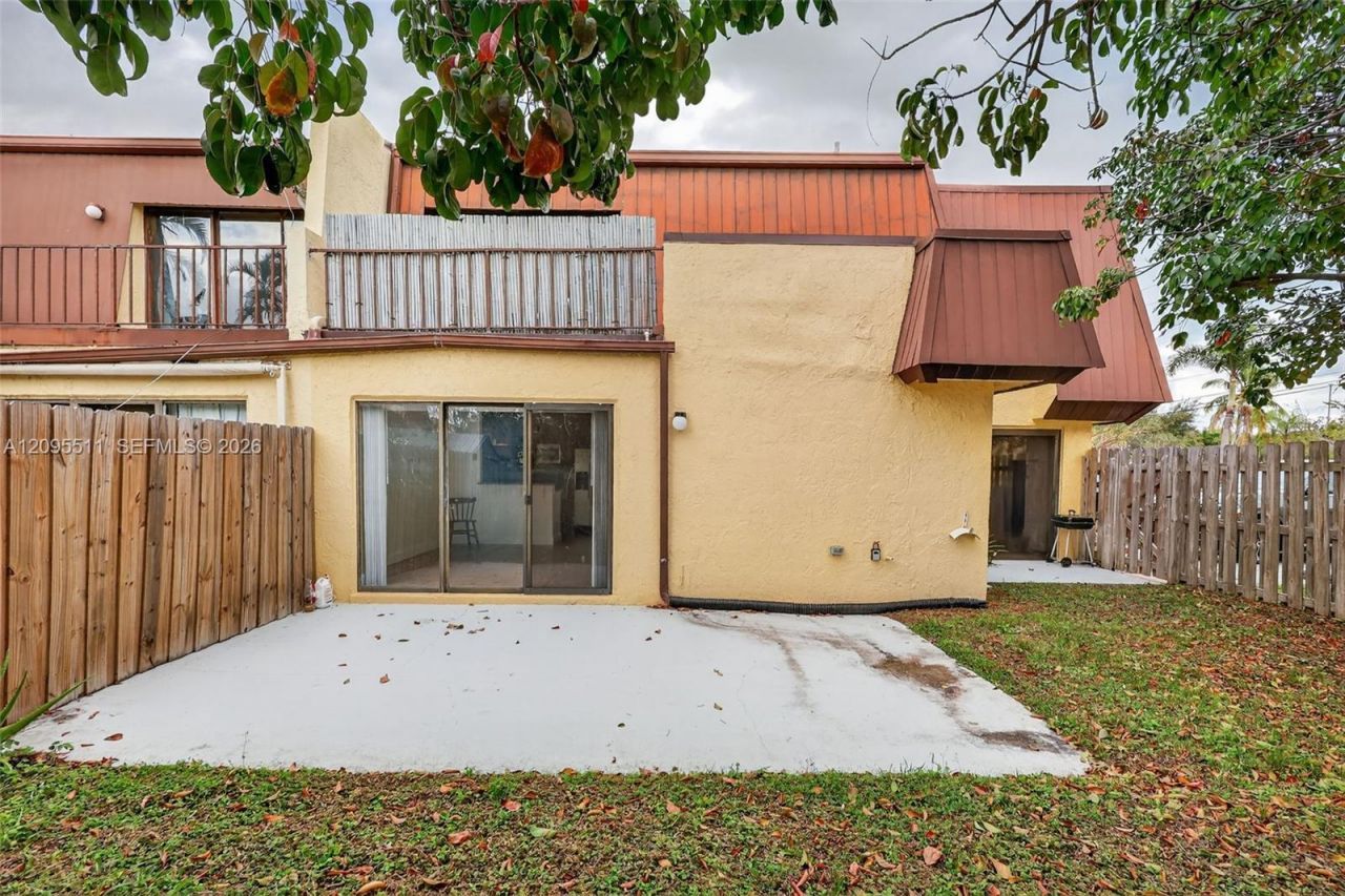 3516 Gardens East Dr, Unit A, Palm Beach Gardens, FL 33410 Photo