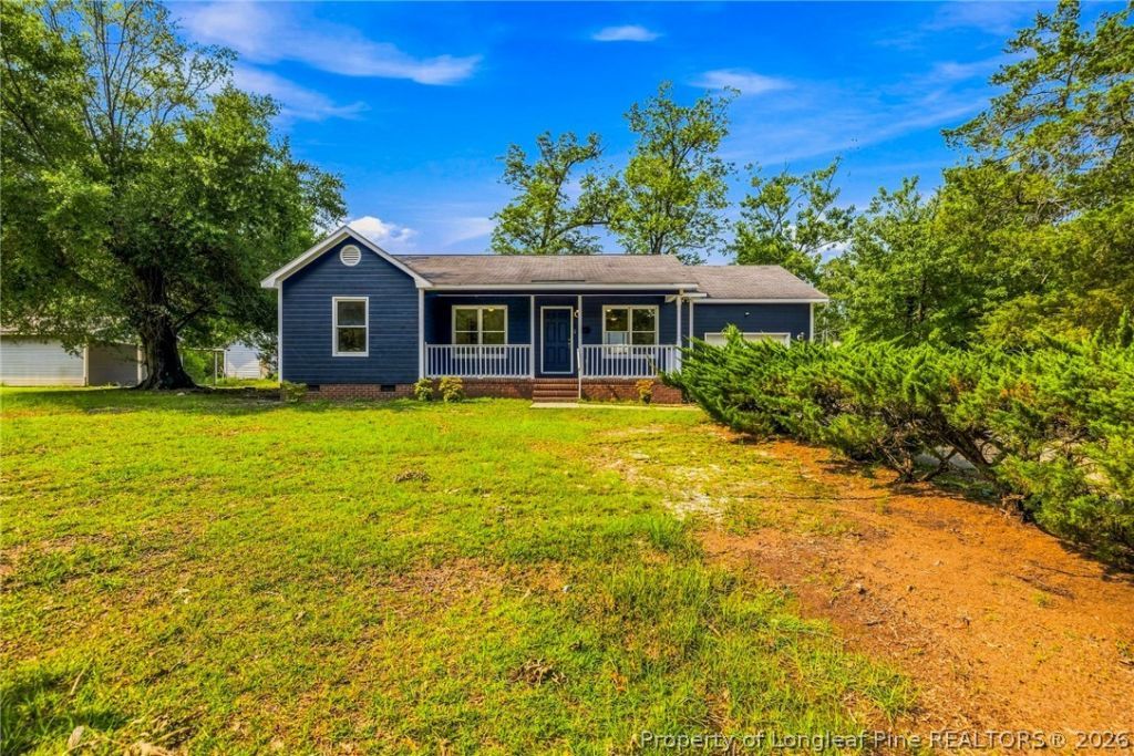 302 W 6th Avenue, Raeford, NC 28376 Main Photo