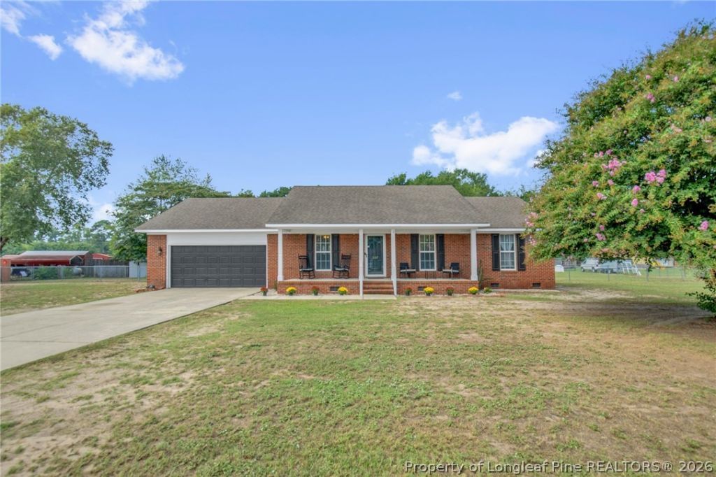 327 Grape Arbor Drive, Fayetteville, NC 28312 Main Photo