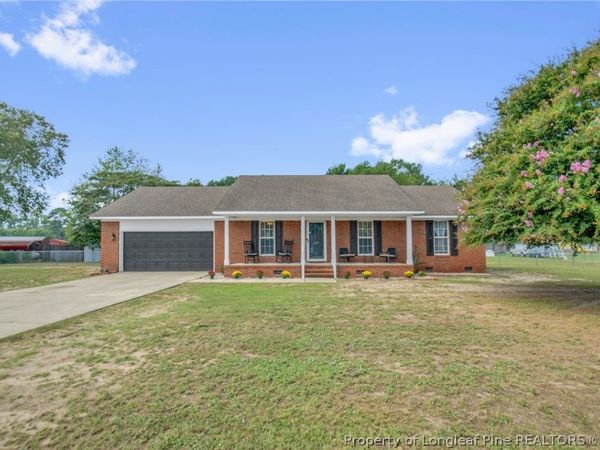 327 Grape Arbor Drive, Fayetteville, NC 28312