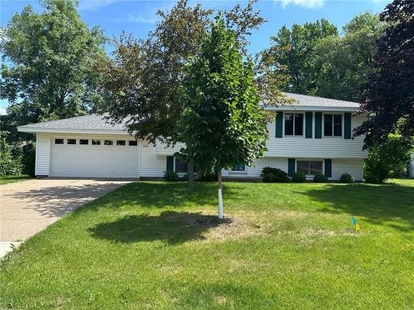 244 Stardust Boulevard , Circle Pines, MN 55014