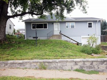 3310 Willow Street, Bellevue, NE 68147
