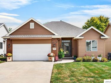 8735 S 99th Street, La Vista, NE 68128