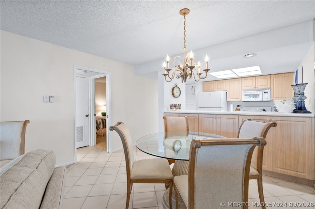 429 NE Tradewind Lane , Unit 403, Stuart, FL 34996 Photo