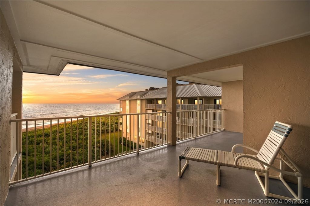429 NE Tradewind Lane , Unit 403, Stuart, FL 34996 Photo