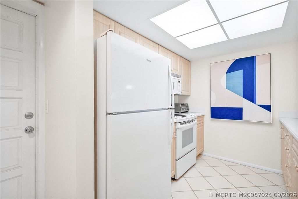 429 NE Tradewind Lane , Unit 403, Stuart, FL 34996 Photo