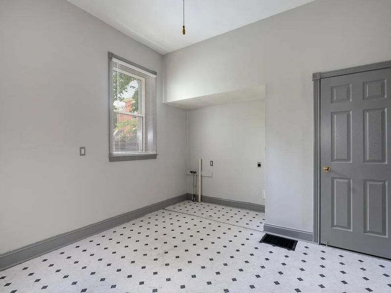 209 Byrd Street, Covington, KY 41011 Photo 9