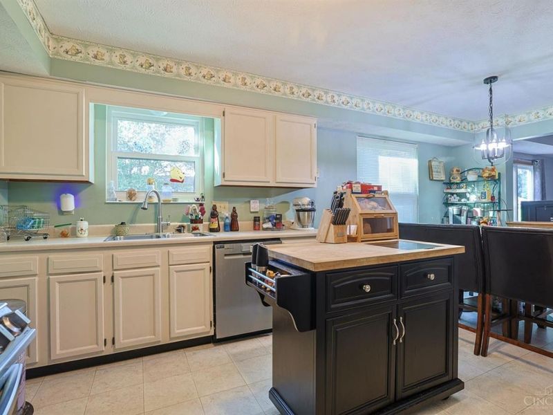 2041 Apple Knoll Lane, Monroe, OH 45044 Photo 9