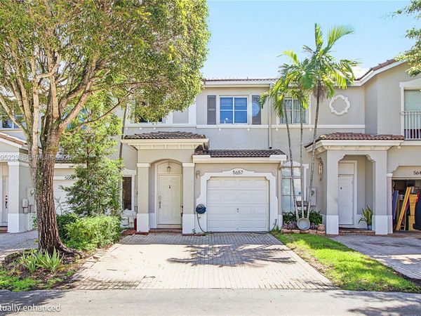 5657 NW 113th Ave , Doral, FL 33178