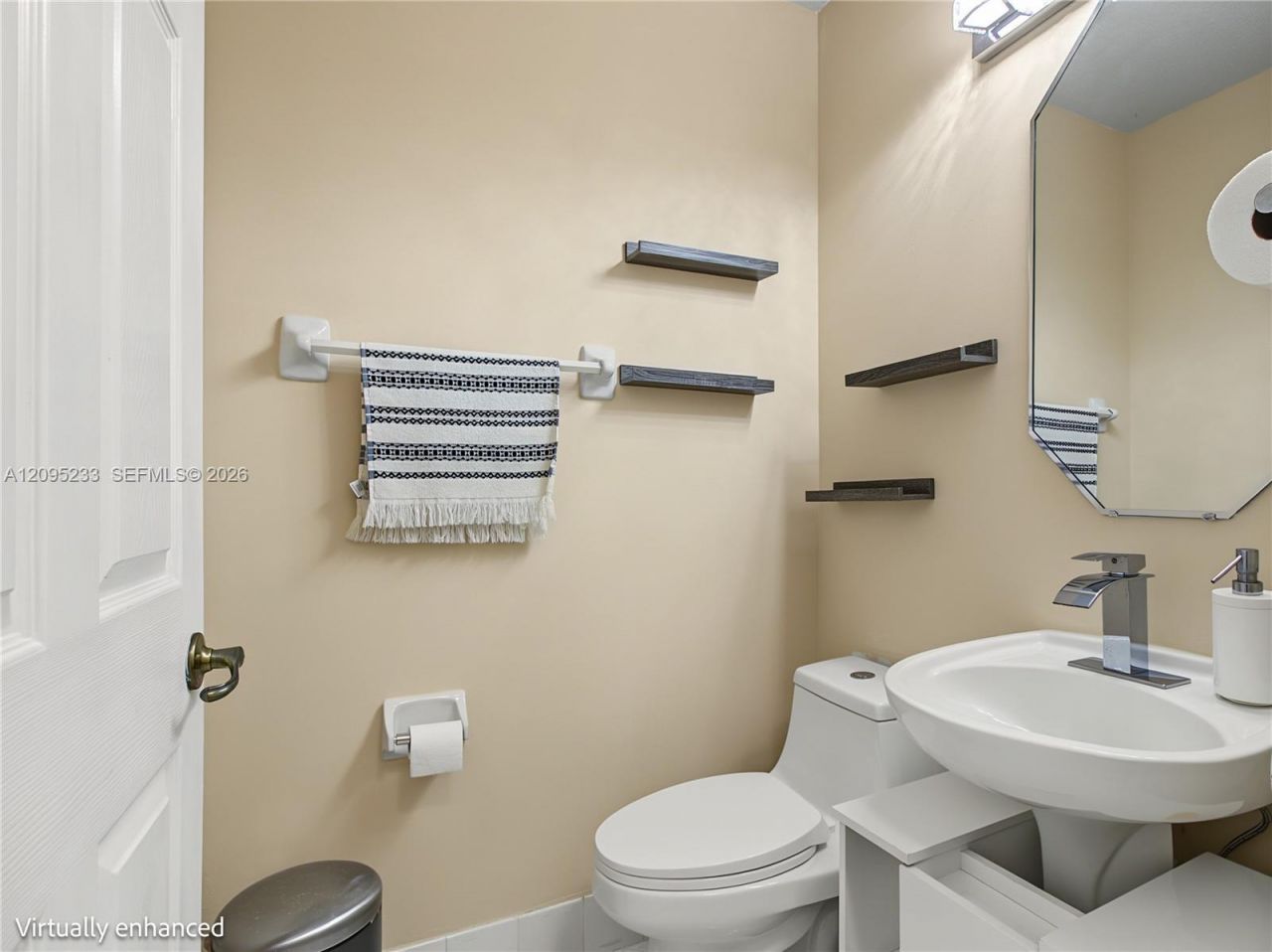 5657 NW 113th Ave , Doral, FL 33178 Photo