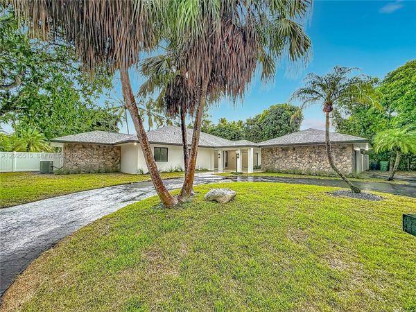 15804 SW 82nd Ct , Palmetto Bay, FL 33157