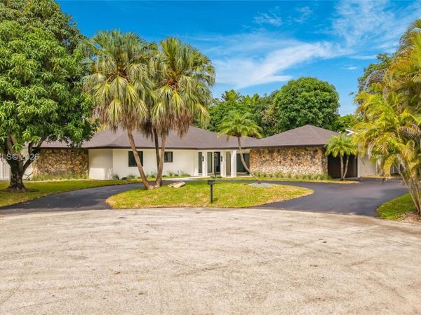 15804 SW 82nd Ct , Palmetto Bay, FL 33157