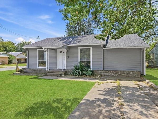 302 W Dexter Street , Sherman, TX 75092