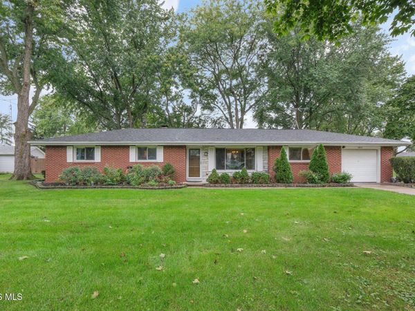 25117 Ella Street , Perrysburg, OH 43551