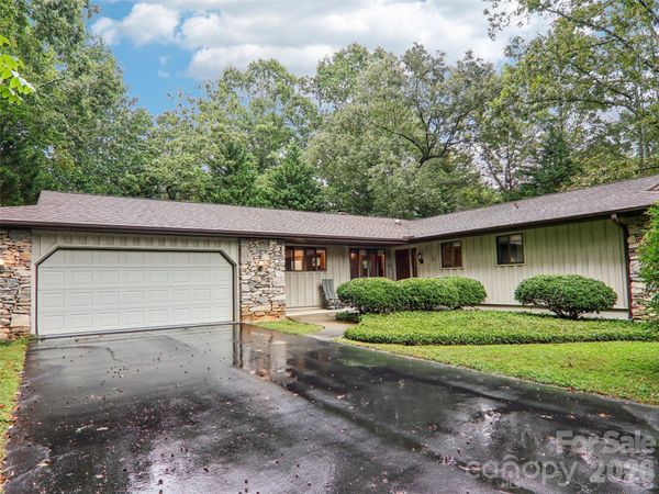 126 Brandon Road , Hendersonville, NC 28739