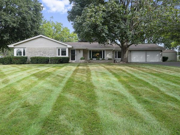 11518 Algonquin Road , Huntley, IL 60142
