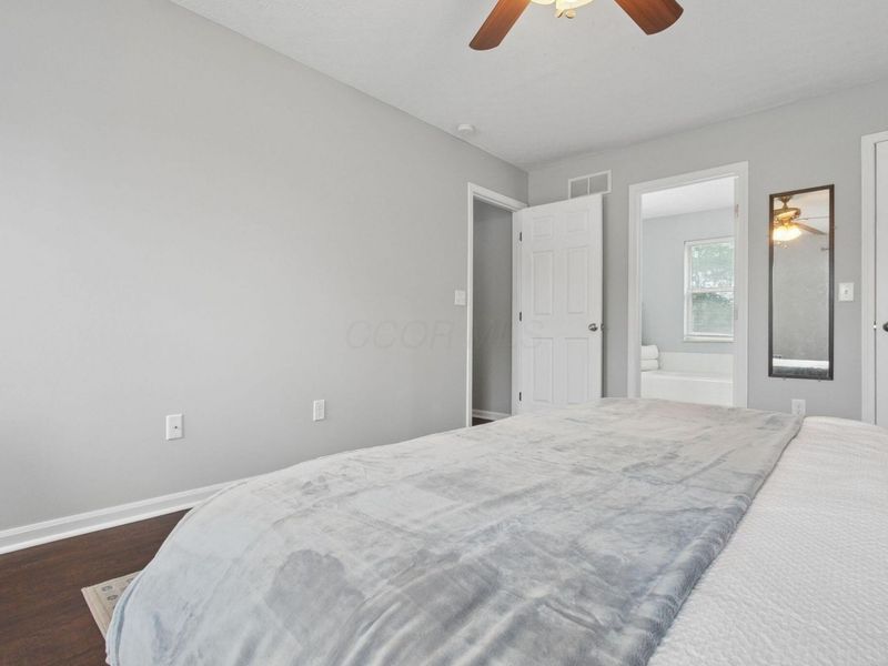 596 Ridenour Road , Columbus, OH 43230 Photo 35