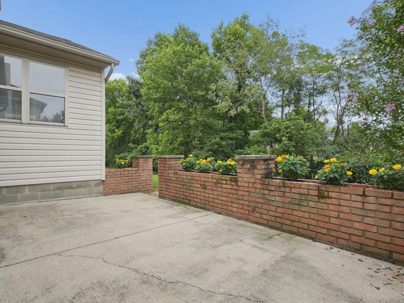 596 Ridenour Road , Columbus, OH 43230 Photo 44