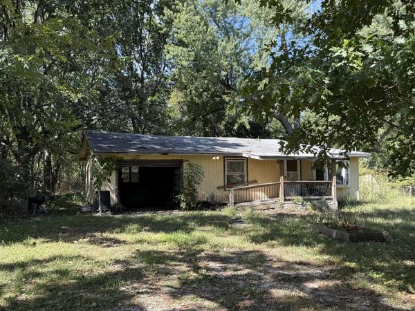 2813 N Farm Road 237, Strafford, MO 65757