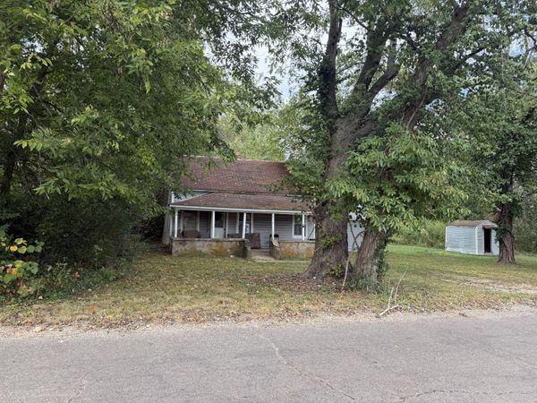 510 E James Street , Mountain View, MO 65548