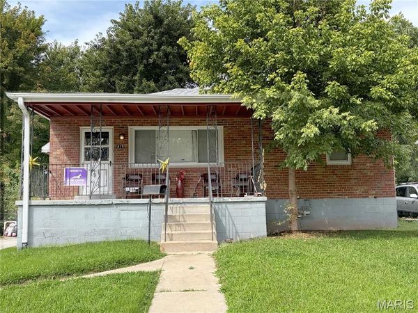 415 Warford Avenue , Ferguson, MO 63135