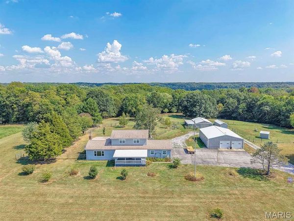 370 Hall Lane , Sorento, IL 62086