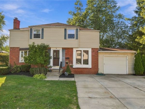 38 Eastvale Court , Buffalo, NY 14225