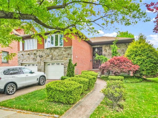 13835 11th Avenue , Malba, NY 11357