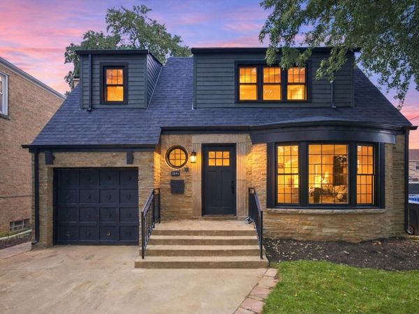 2814 W Balmoral Avenue , Chicago, IL 60625