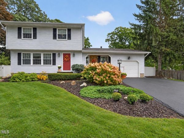 5 Tanner Hollow Drive, Colonie, NY 12205