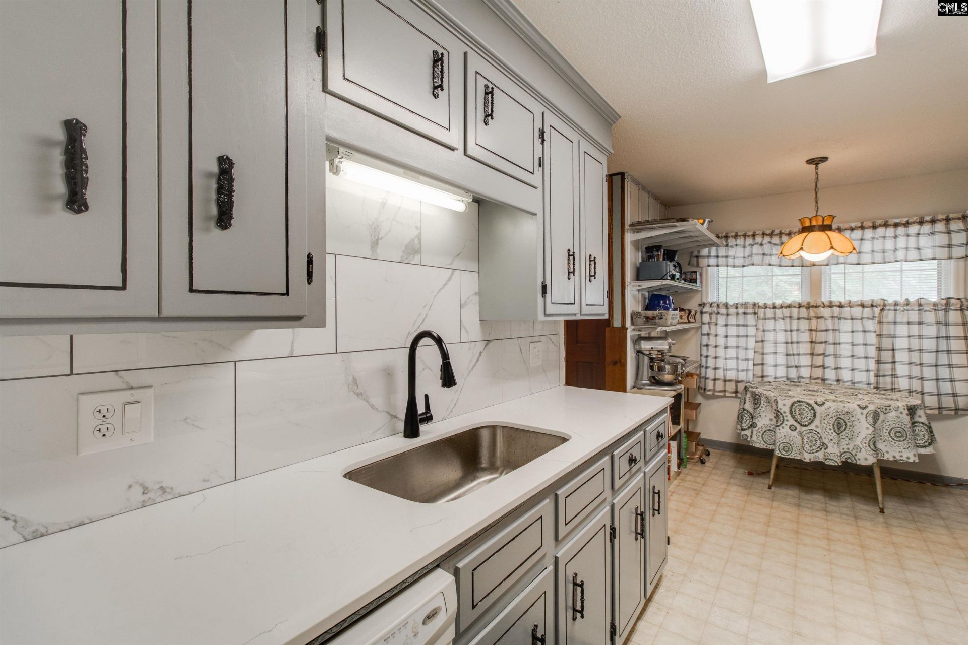 2413 Bendemeer Drive  Photo 12