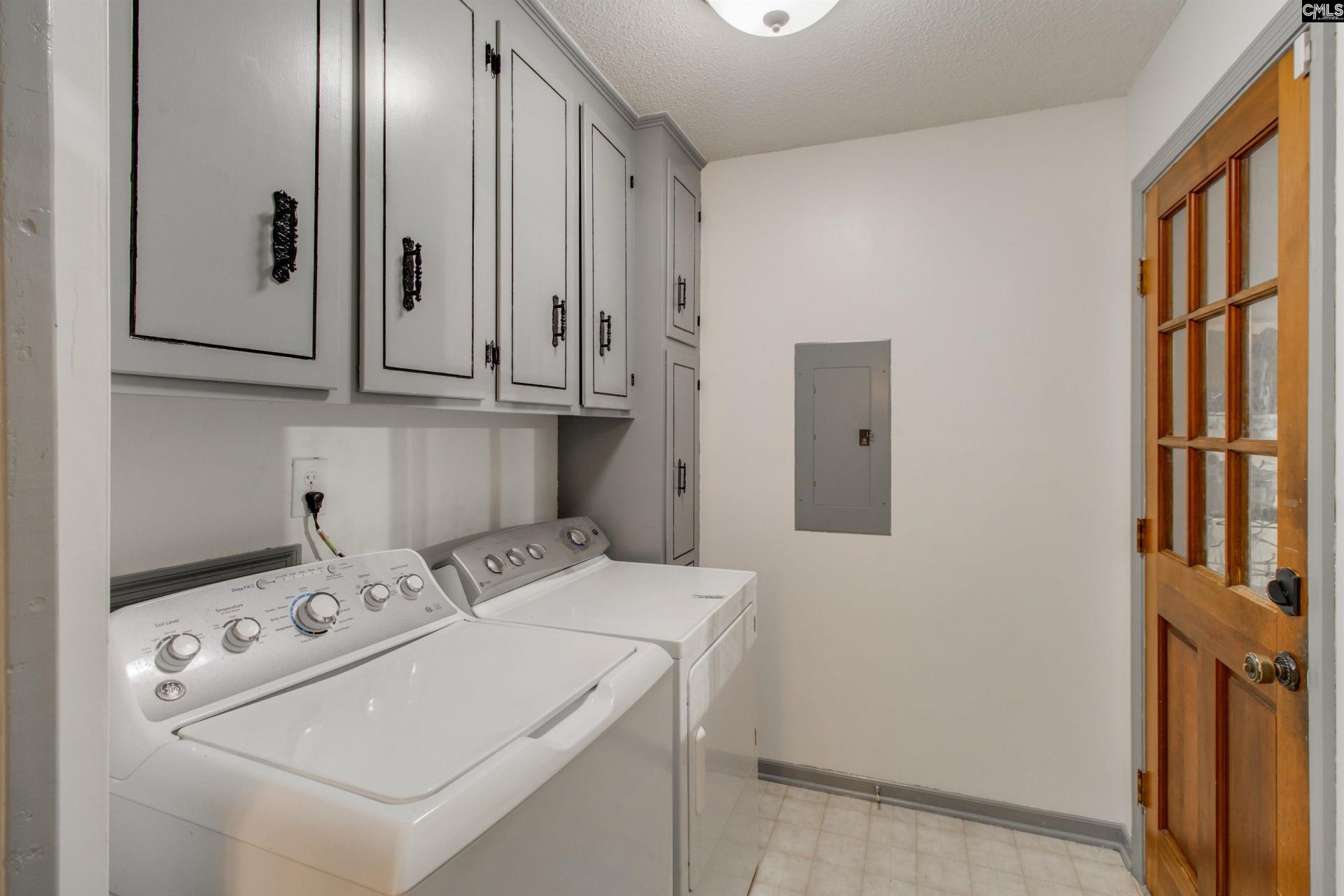 2413 Bendemeer Drive  Photo 16