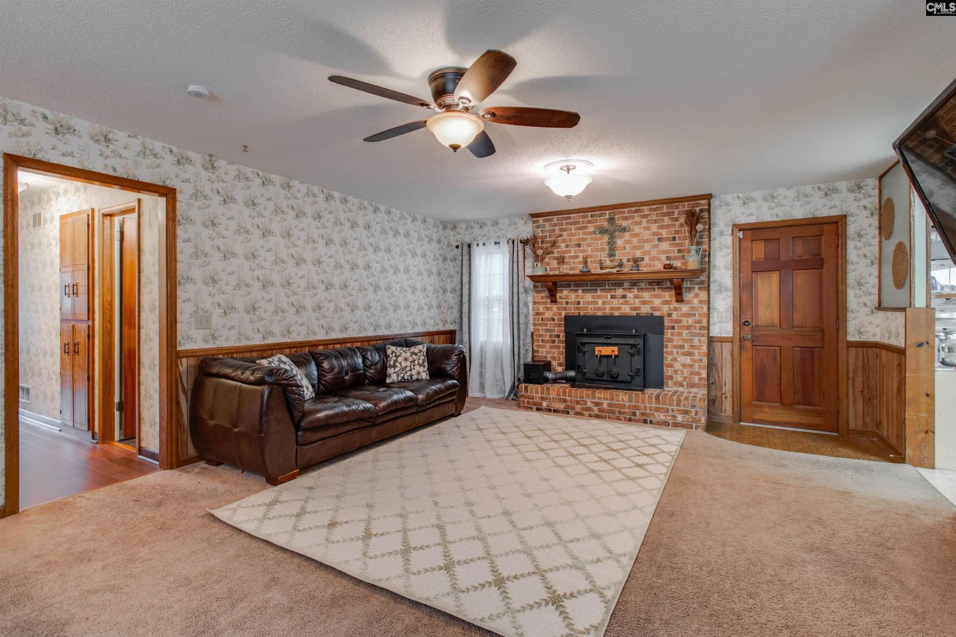 2413 Bendemeer Drive  Photo 5