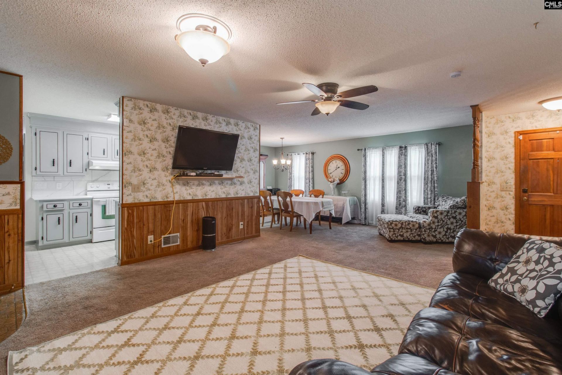 2413 Bendemeer Drive  Photo 8
