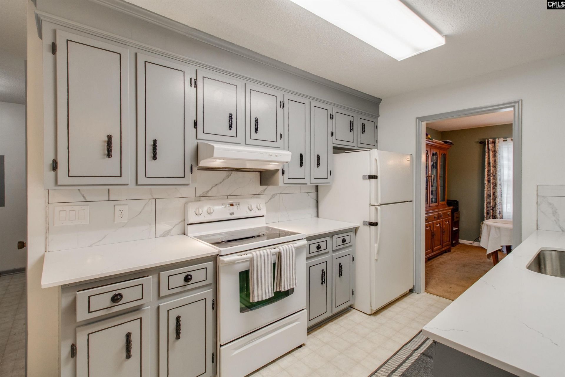 2413 Bendemeer Drive  Photo 9