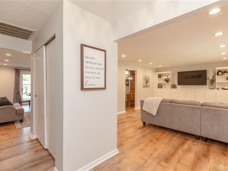 887 New England Avenue, Centerville, OH 45429 Photo 7