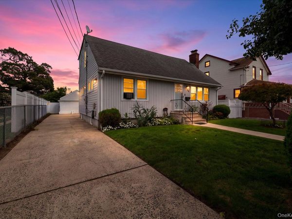 28 Harrison Avenue , Freeport, NY 11520